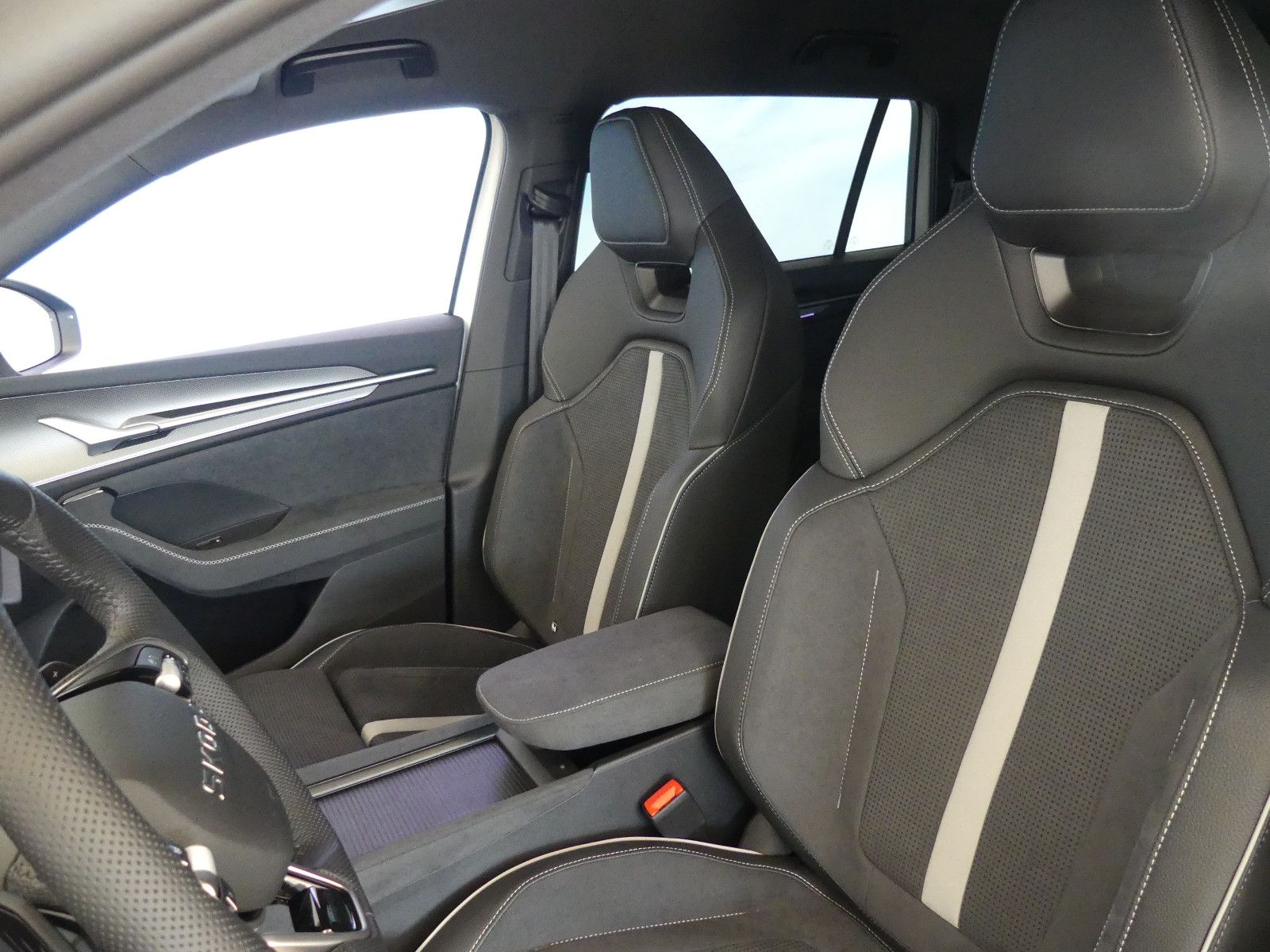 Fahrzeugabbildung SKODA Kodiaq 2.0 TDI DSG 4x4 Sportline *AHK*FSH*NAV*