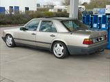 Mercedes-Benz Mercedes 230E W124, H-Kennzeichen, 38 Jahre