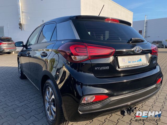 Hyundai i20 1.2. Select Bluetooh AHK Klima