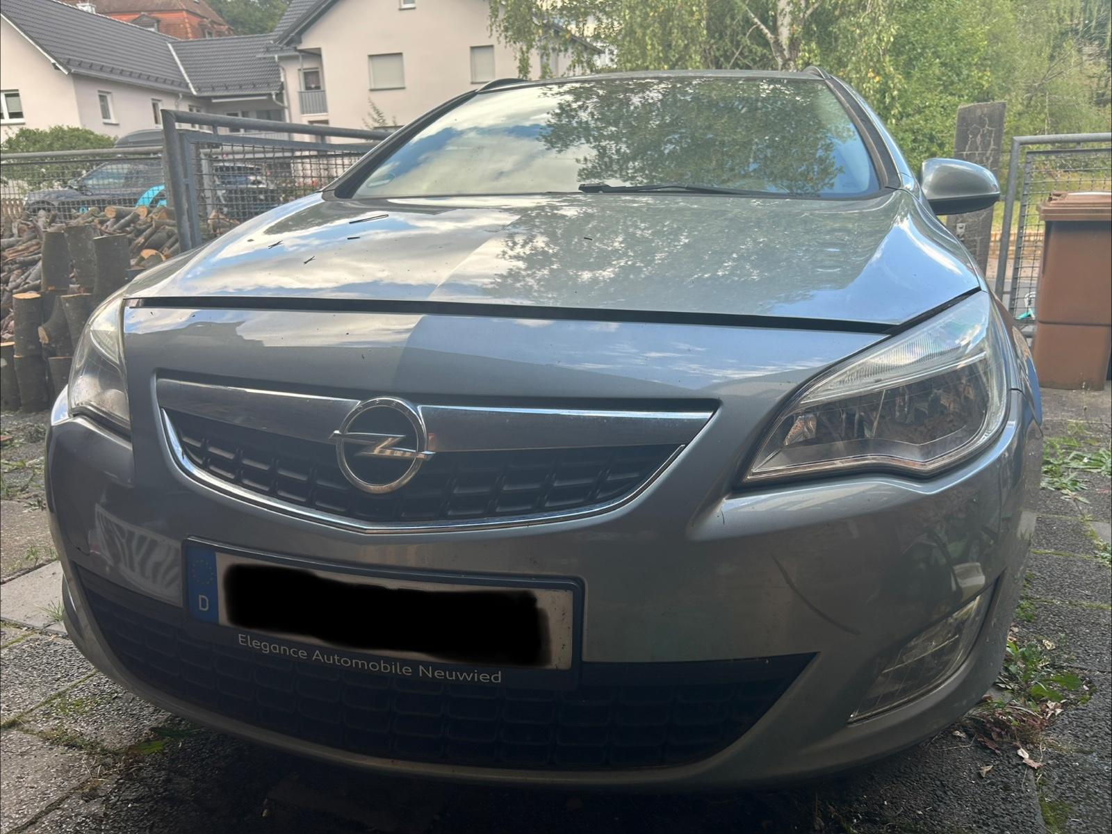 Opel Astra 2011 — двигун 1.686 cm³, 110 HP (81kW)