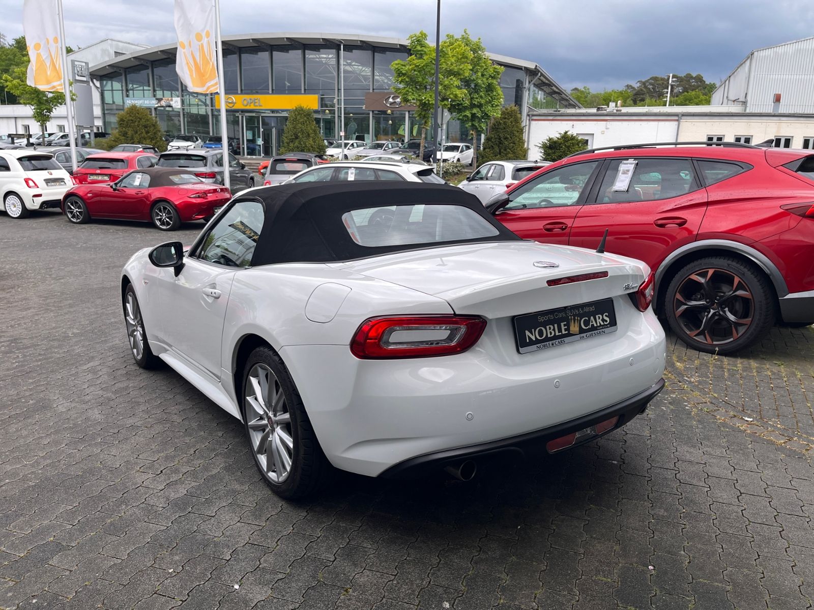 Fahrzeugabbildung Fiat 124 Spider Lusso KLIMA LED NAVI ALU