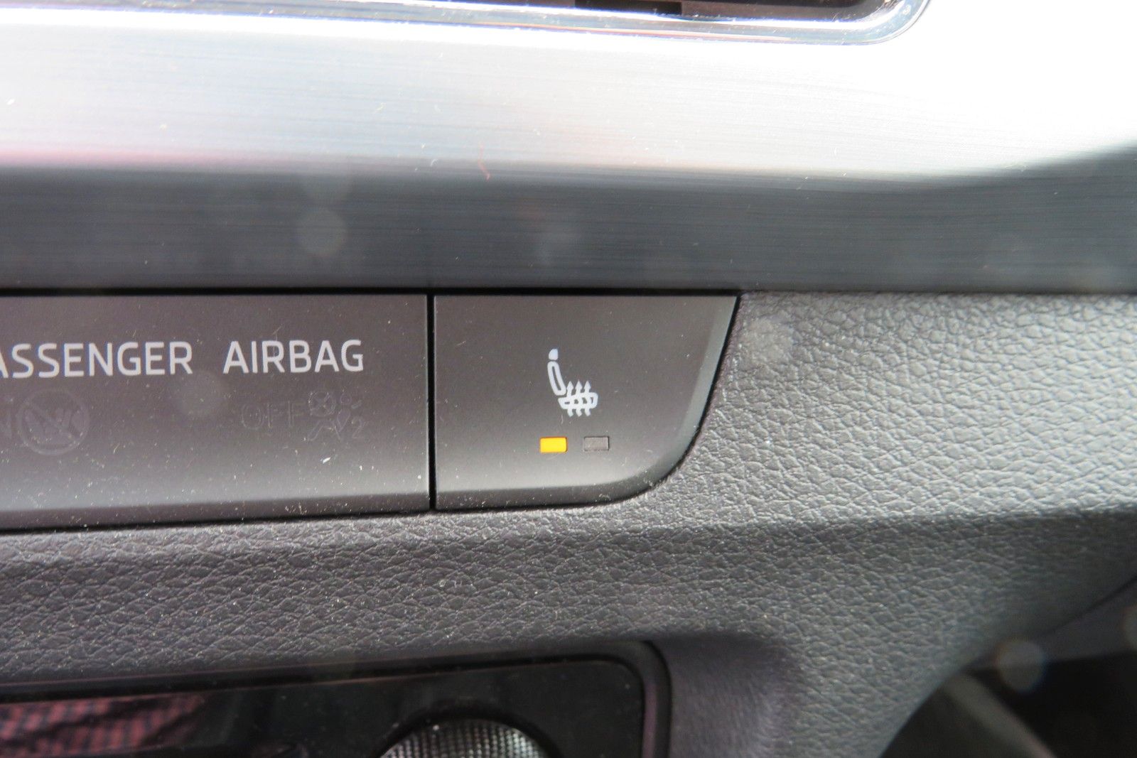 Fahrzeugabbildung SKODA Fabia Combi Ambition NAVI PDC GJ SITZH APP 1.HD