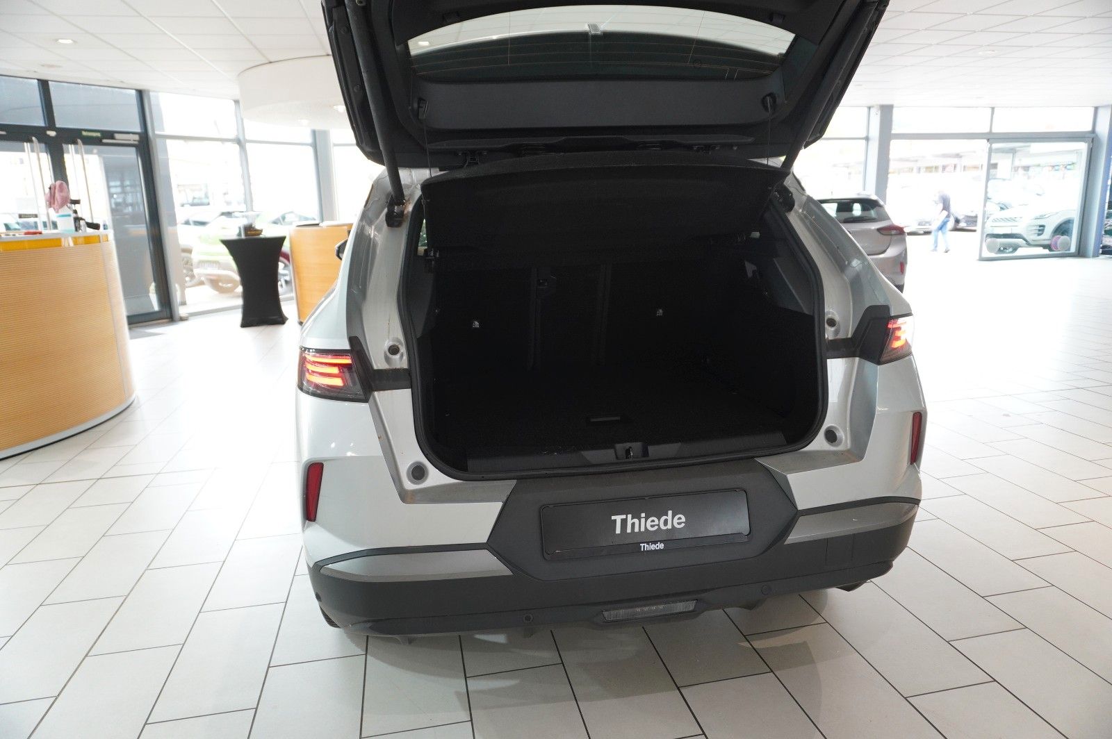 Fahrzeugabbildung Opel Grandland 1.2 48V HYBRID NAVI/LED/KAMERA/DAB+