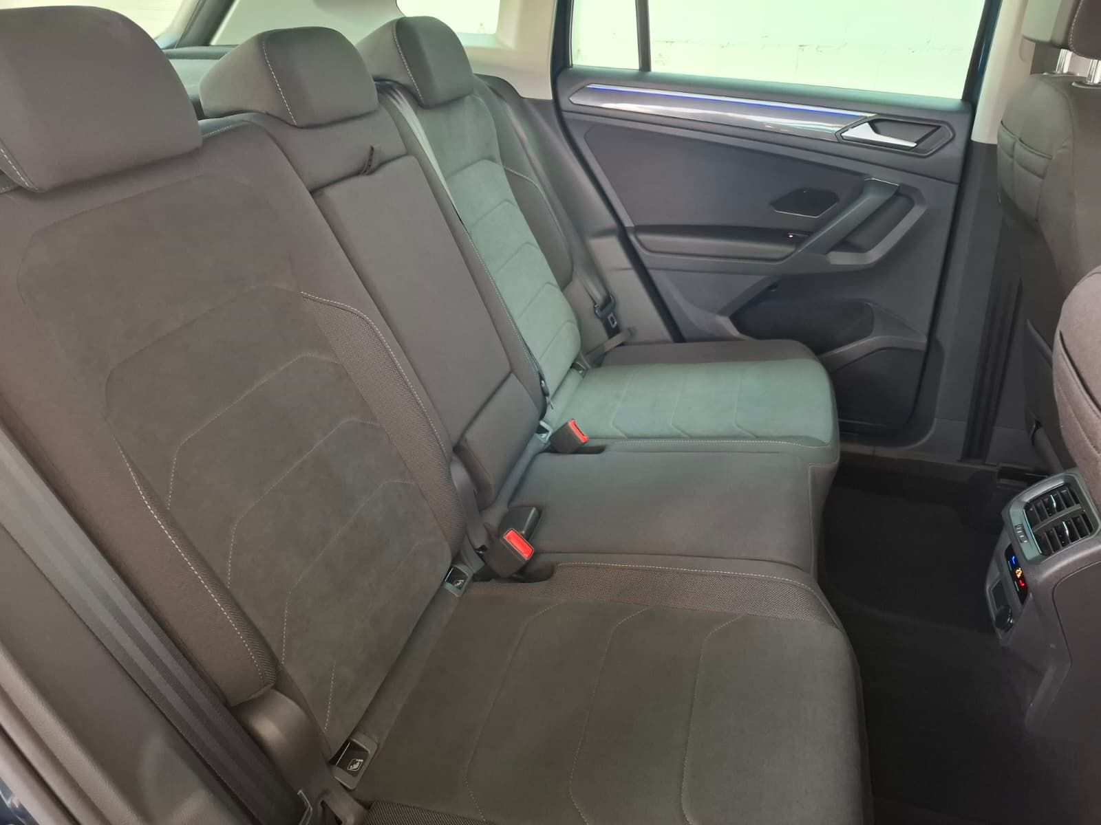 Fahrzeugabbildung Volkswagen Tiguan Elegance 2.0 TDI DSG + Matrix-LED+IQDrive