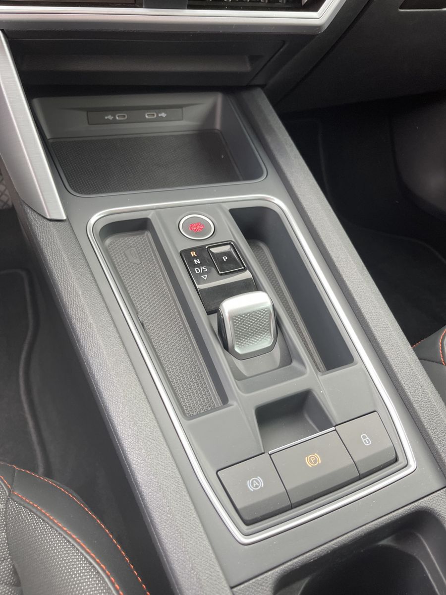 Fahrzeugabbildung SEAT Leon 2.0 TDI*FR-Line*Cam*ACC*LED*