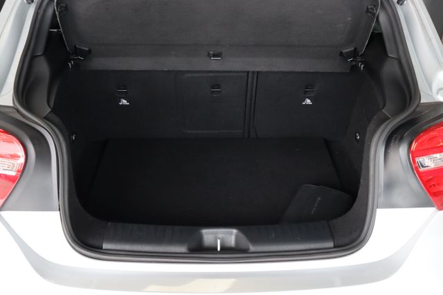 Fahrzeugabbildung Mercedes-Benz A 180 CDI / d BlueEfficiency|NAVI|PDC|TEMPOMAT|