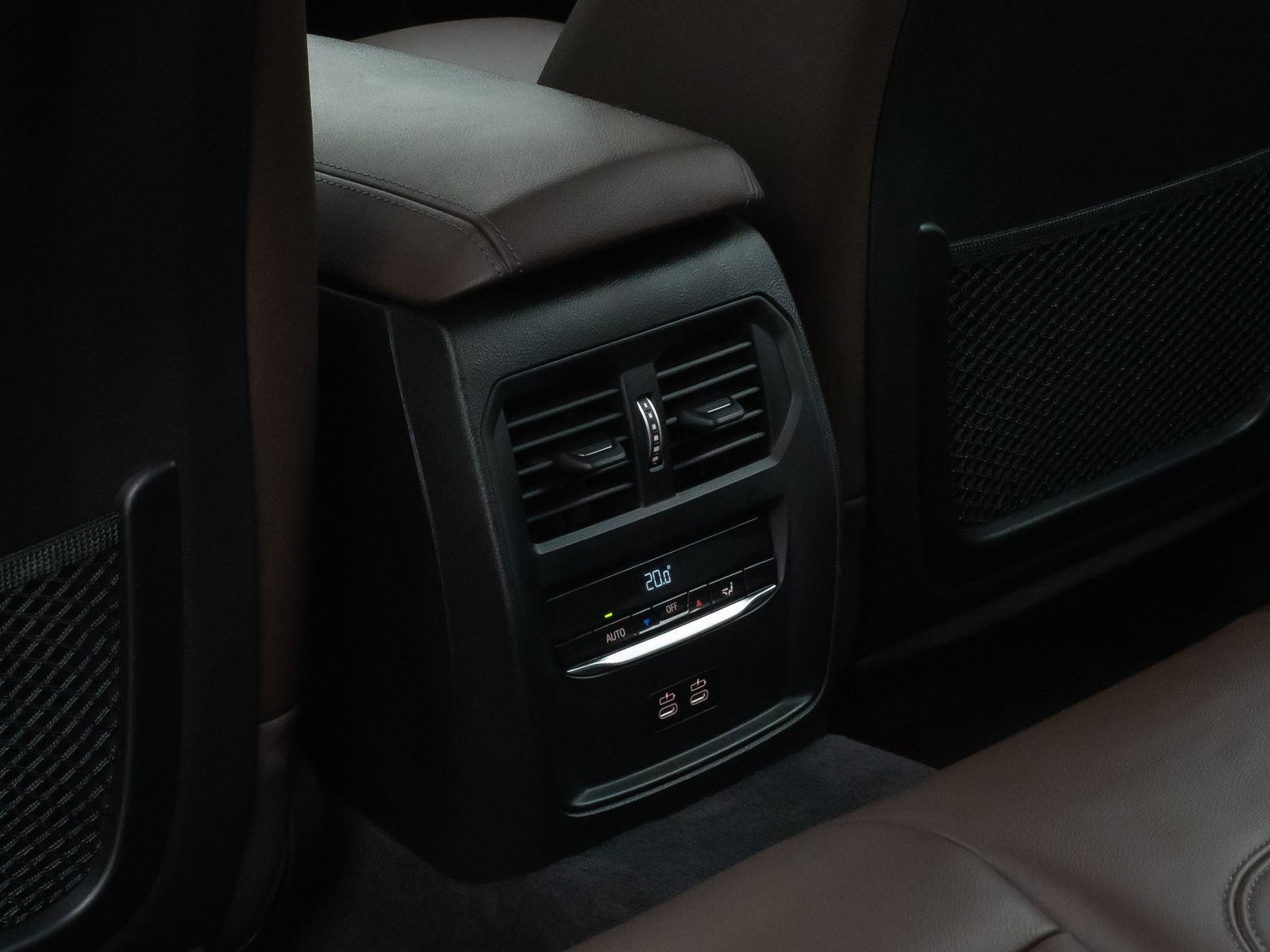 Fahrzeugabbildung BMW 330e xD Luxury Line 360°Laser HUD Komfort Sport