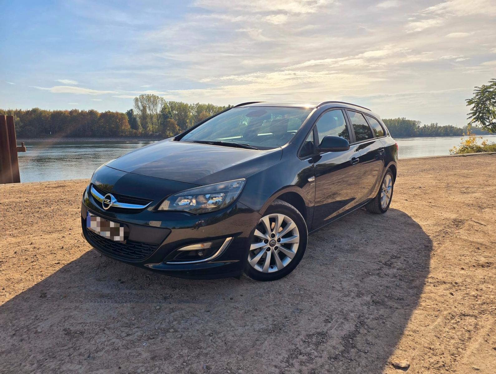 Opel Astra, 2013