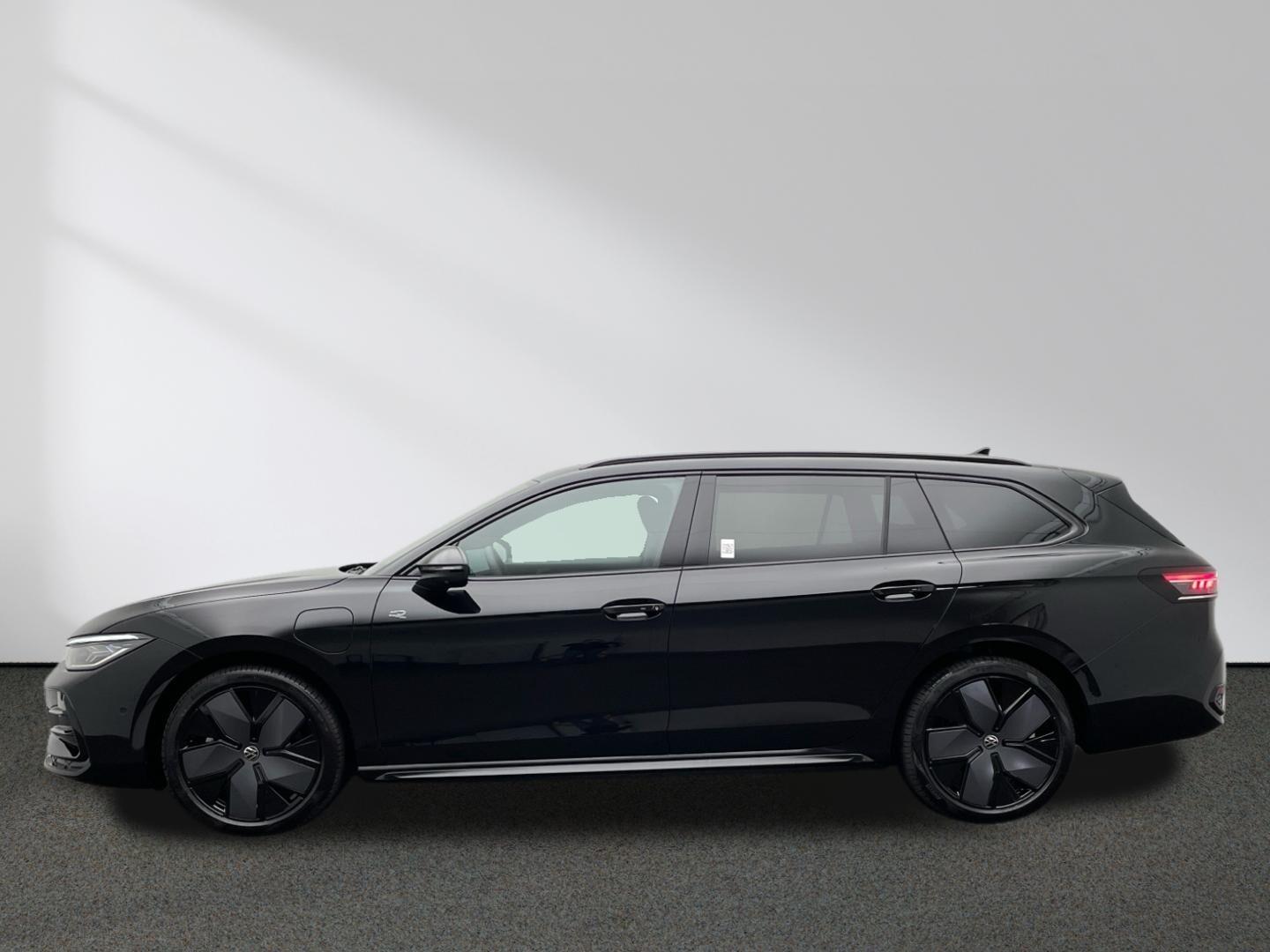 Volkswagen Passat Variant 1.5 eHybrid R-Line Pano HuD DCC