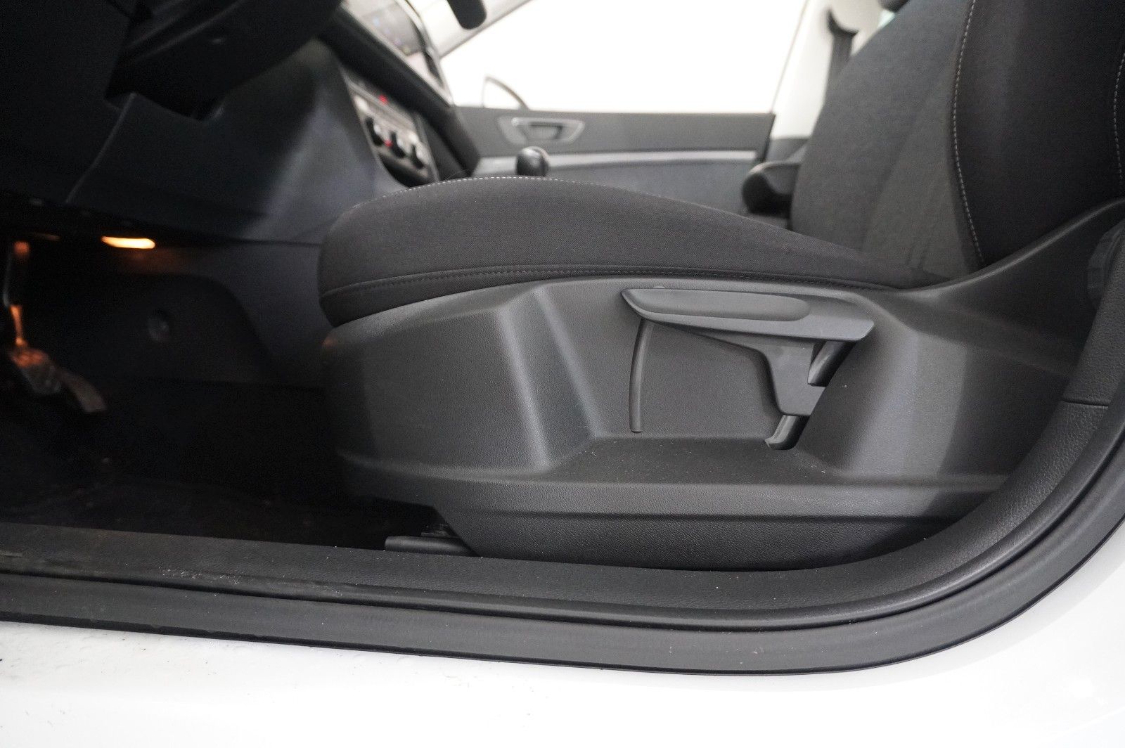 Fahrzeugabbildung SEAT Ateca 2.0 TDI STYLE NAVI/LED/SHZ/TEMP./PDC/DAB+