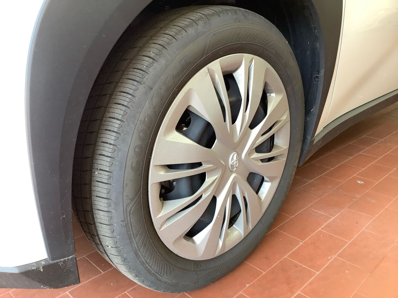 Fahrzeugabbildung Toyota Aygo X 1.0 Business Edition Navi,SHZ,SoundSys,AC