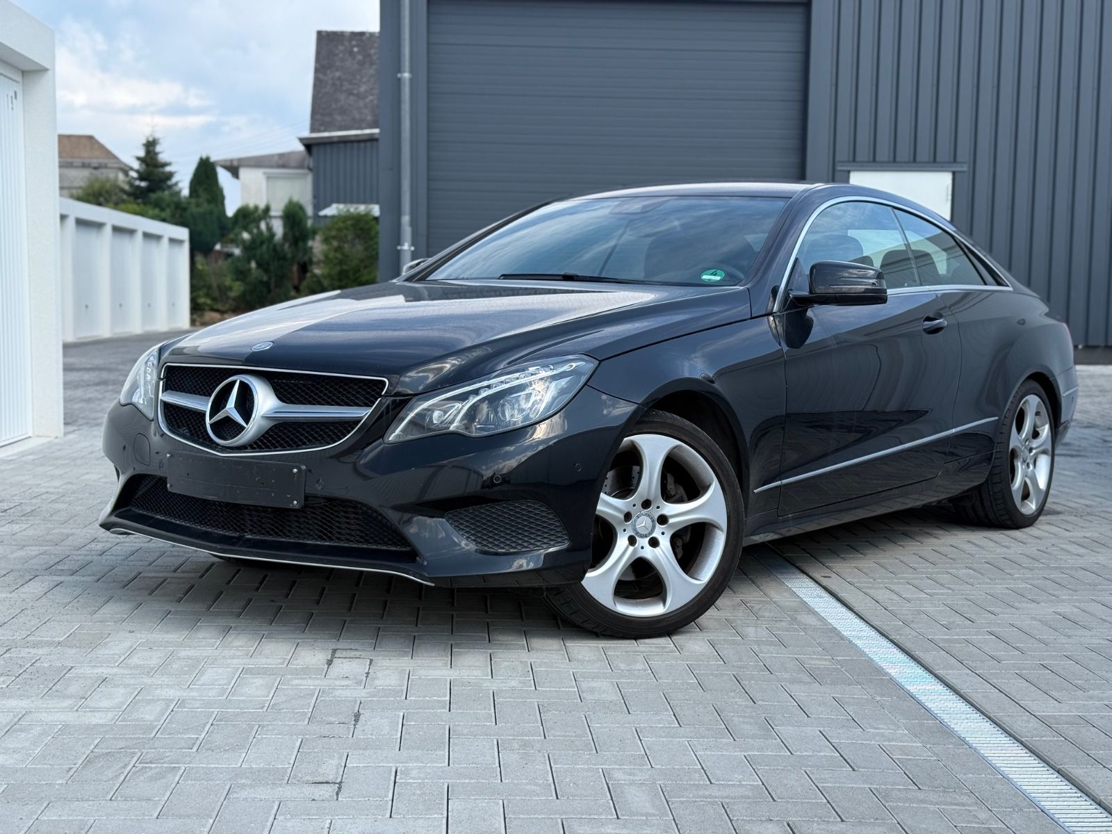 MERCEDES-BENZ E 200 E -Klasse Coupe*LED*SPORT*NAVI*TEMPOMAT*