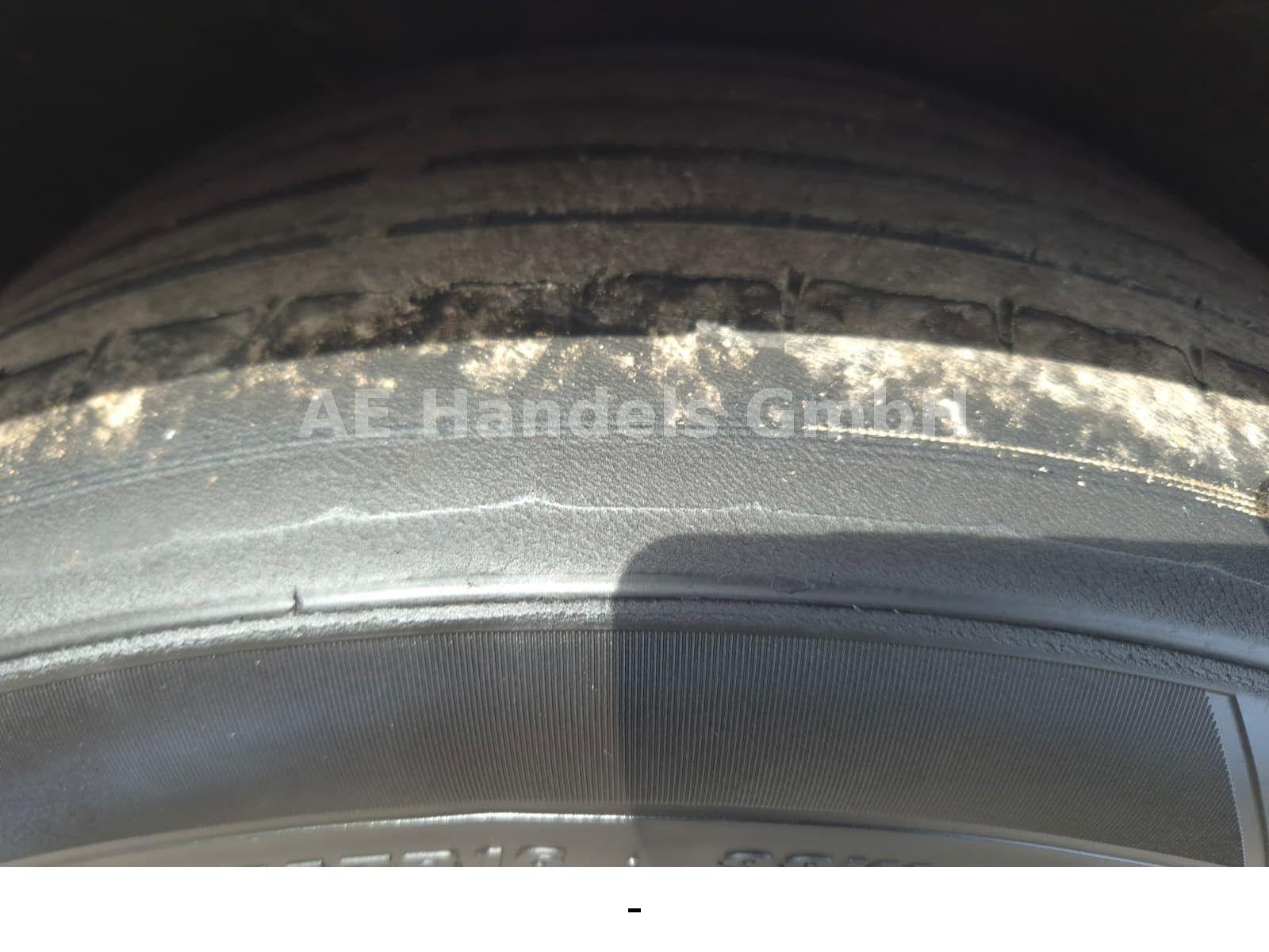 Mercedes-Benz E250 2014 — photo 19