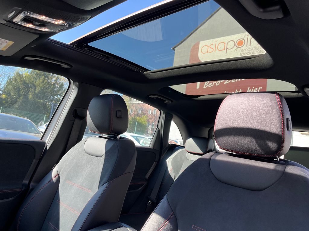 Image of Mercedes-Benz B 200