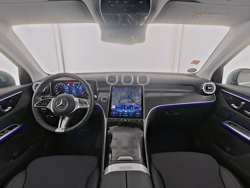 Fahrzeugabbildung Mercedes-Benz GLC 220 d 4M Avantgarde*AHK*Distronic*Pano*360°*