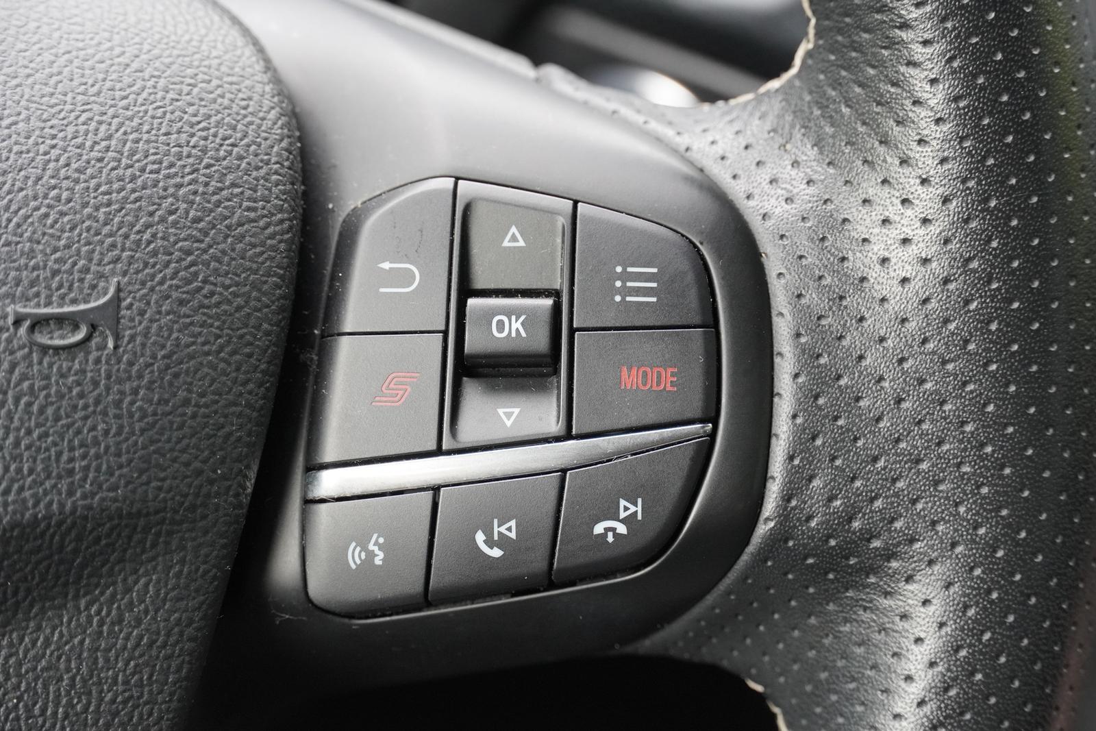 Ford Focus Turnier 2.3 EcoBoost ST LED Navi DAB PDC