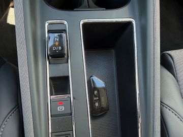 Skoda Enyaq 85 Loft+WP+AHK+LED+NAVi+Batt.-Zertifikat
