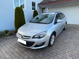 Opel Astra Sports Tourer 1.7 CDTI *STANDHEIZUNG* - Opel Astra mit Diesel-Antrieb: Kombi, Euro4, 1.7