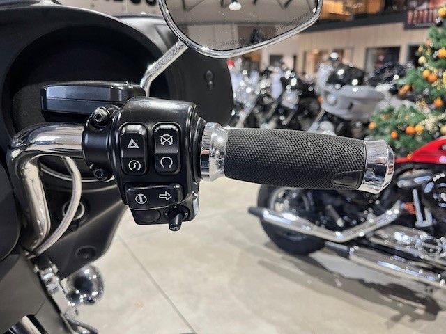 Fahrzeugabbildung Harley-Davidson FLHXS Street Glide 103 CUI