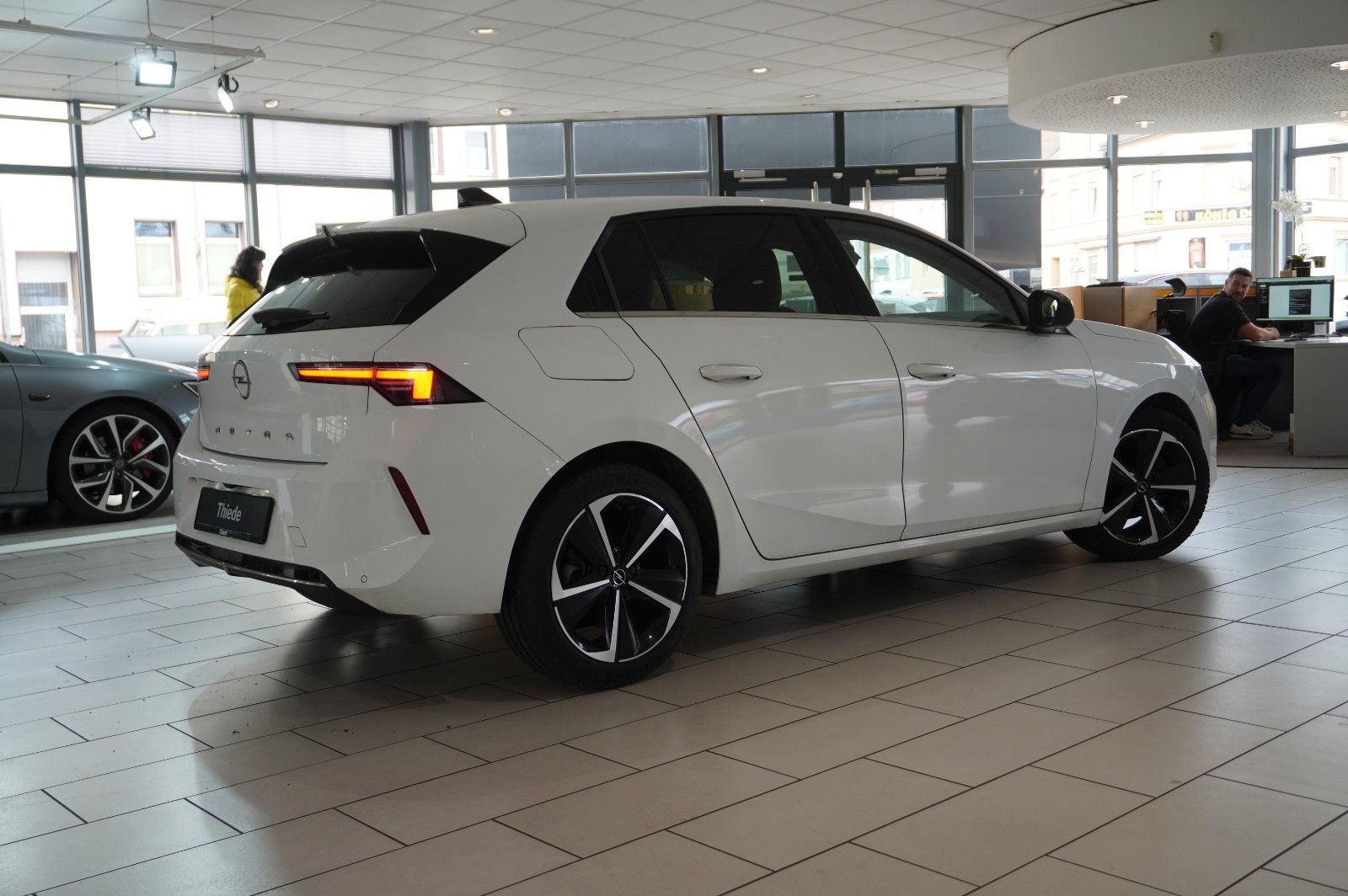 Fahrzeugabbildung Opel Astra L Lim. 1.2T ELEGANCE NAVI/LED/KAMERA/SPORT