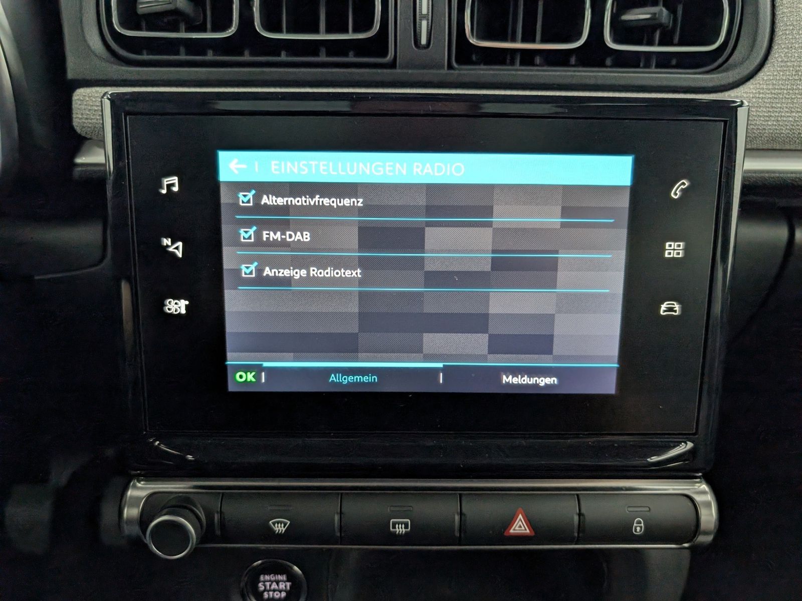 CITROEN C3  1.2 PureTech Shine Navi Pano NUR GEWERBE – Bild 21