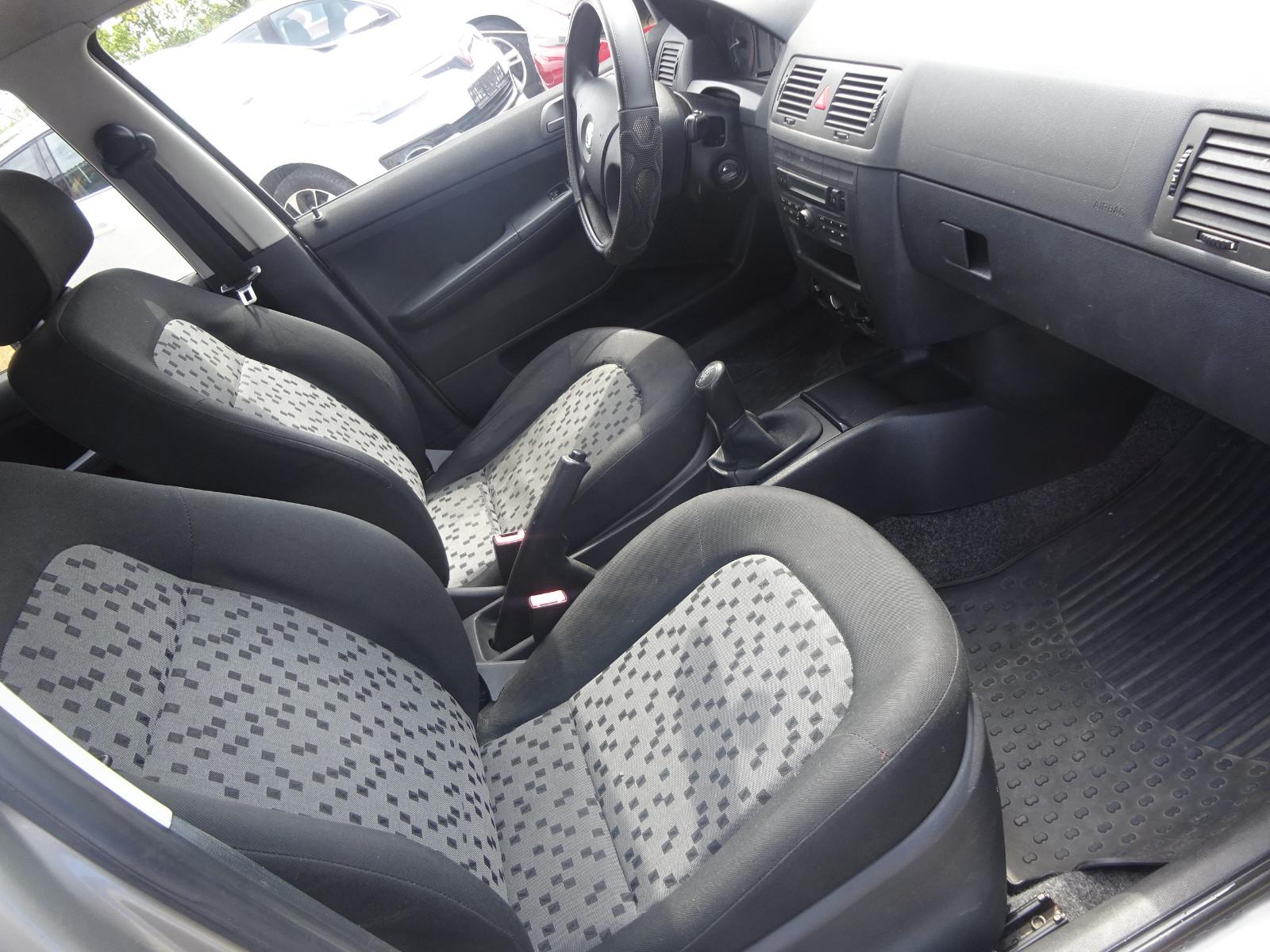 Skoda Fabia 2006 — photo 11
