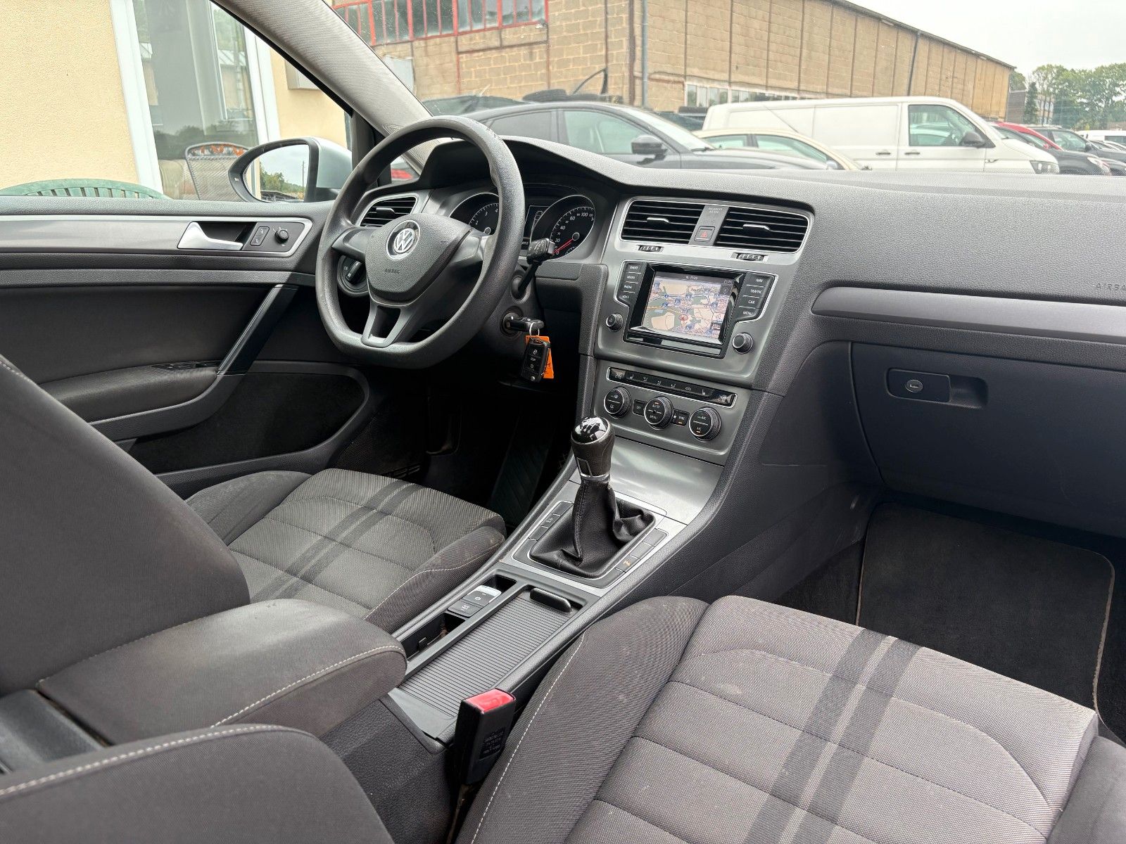 Fahrzeugabbildung Volkswagen Golf VII 1.2 TSI Trendline Navi SPORTSITZE Klima