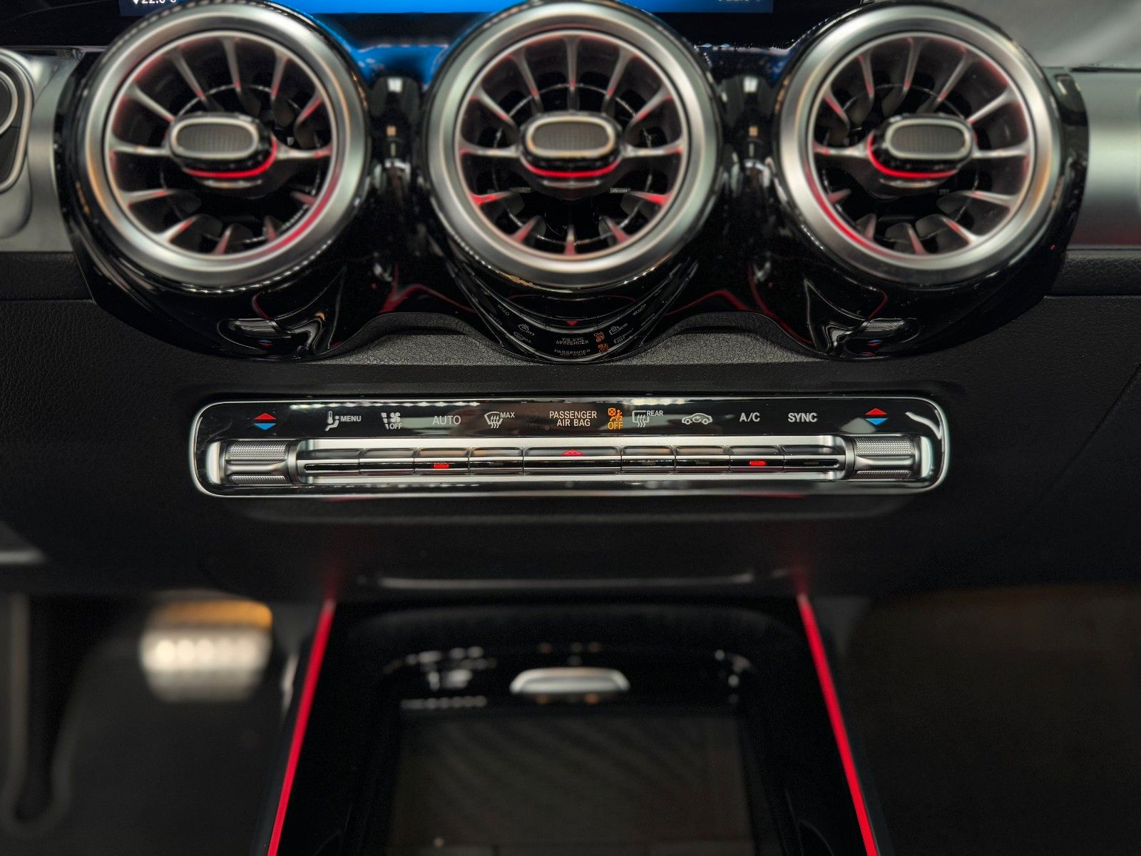 Fahrzeugabbildung Mercedes-Benz GLB 35 AMG 4Matic VOLL Night  MBUX AHK