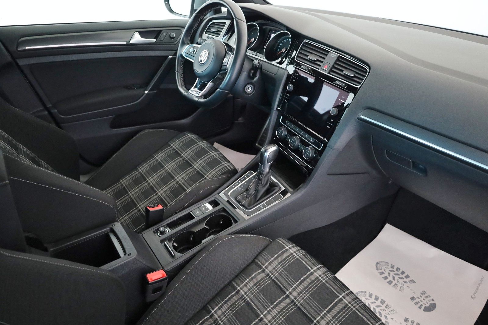 Fahrzeugabbildung Volkswagen Golf VII Lim. GTD Navi,LED,Kamera,SH,PDC,SR+WR