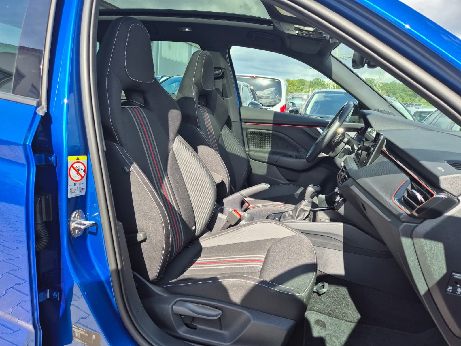 Fahrzeugabbildung SKODA Kamiq 1.5 TSI DSG Monte Carlo PANO*MATRIX*5J.GAR