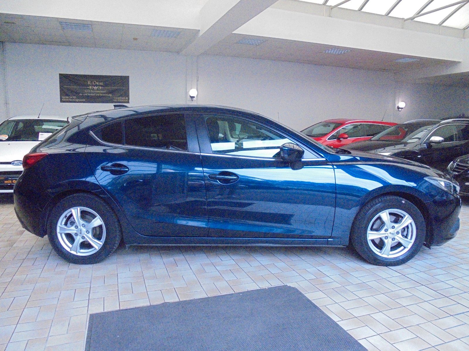Fahrzeugabbildung Mazda 3 Lim. Center-Line/Shz/Navi/1.Hand/