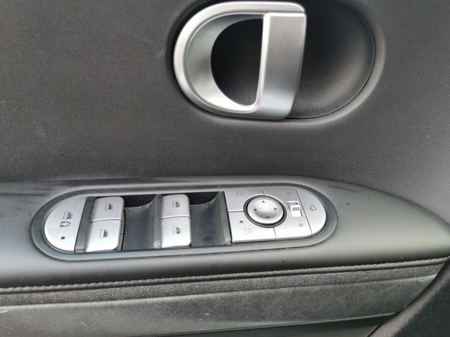 Fahrzeugabbildung Hyundai IONIQ 5 Uniq Elektro HUD Navi Digitales Cockpit