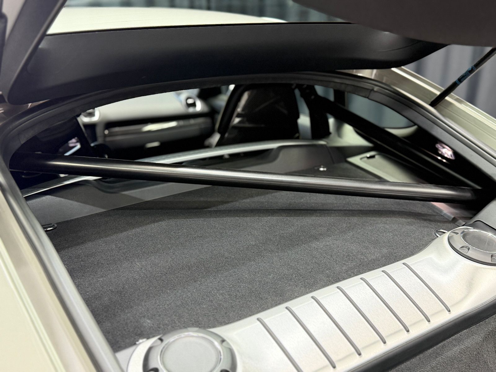 Fahrzeugabbildung Porsche Cayman GT4|918 SCHALENSITZE|PCCB|1.HAND|SCHALTER