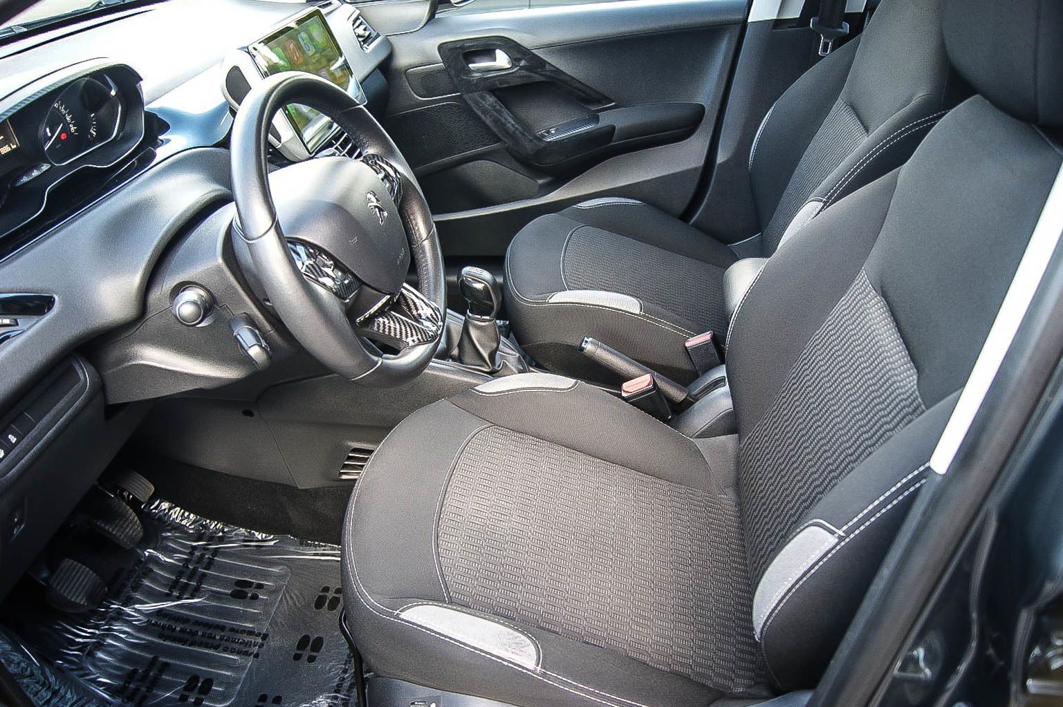 Fahrzeugabbildung Peugeot 208 1.2 Activ NAVI, PDC, SITZHG,ZAHNRIEMEN NEU