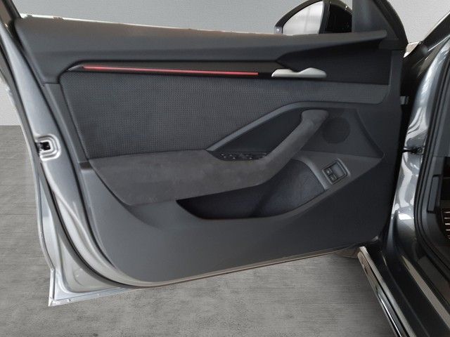 Fahrzeugabbildung Skoda Superb Combi Sportline iV AHK Matrix CANTON