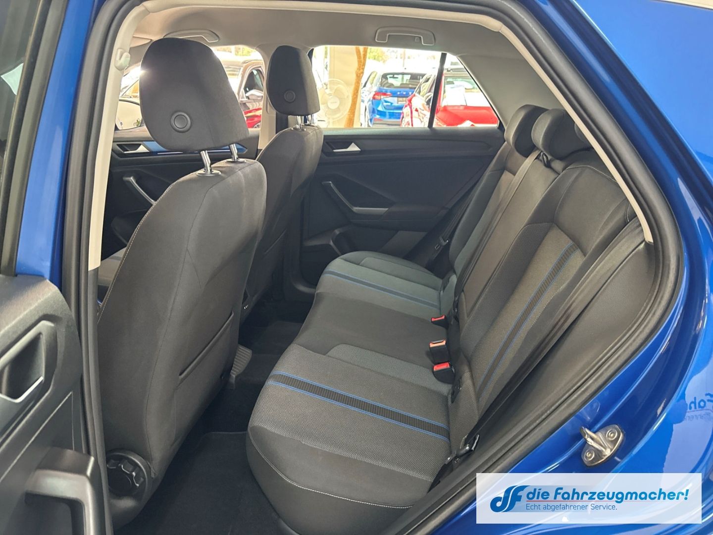 Fahrzeugabbildung Volkswagen T-Roc Style Mehrzonenklima Ambientebeleuchtung S