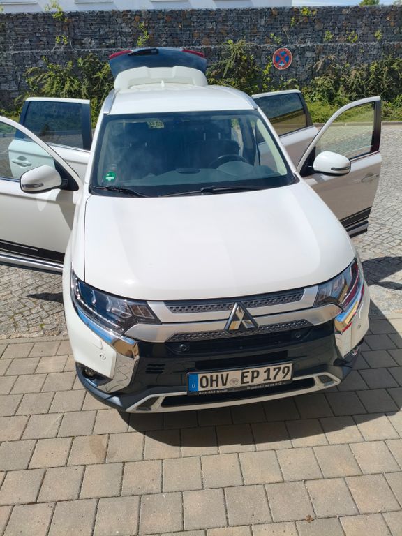 Image of Mitsubishi Outlander