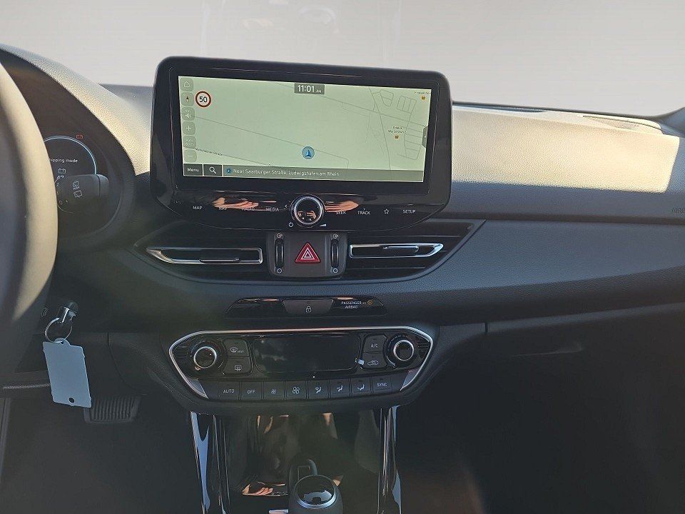 Fahrzeugabbildung Hyundai i30 Kombi 1.0T 100PS DCT ADVANTAGE