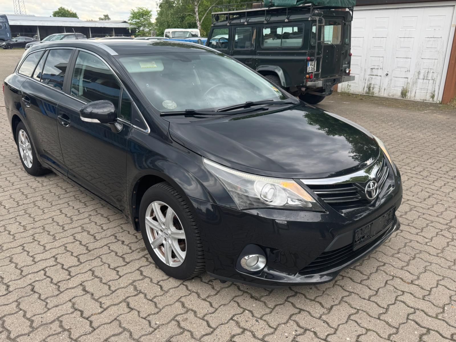 Toyota Avensis Kombi 1.8*AHK*Navi*Kamera*