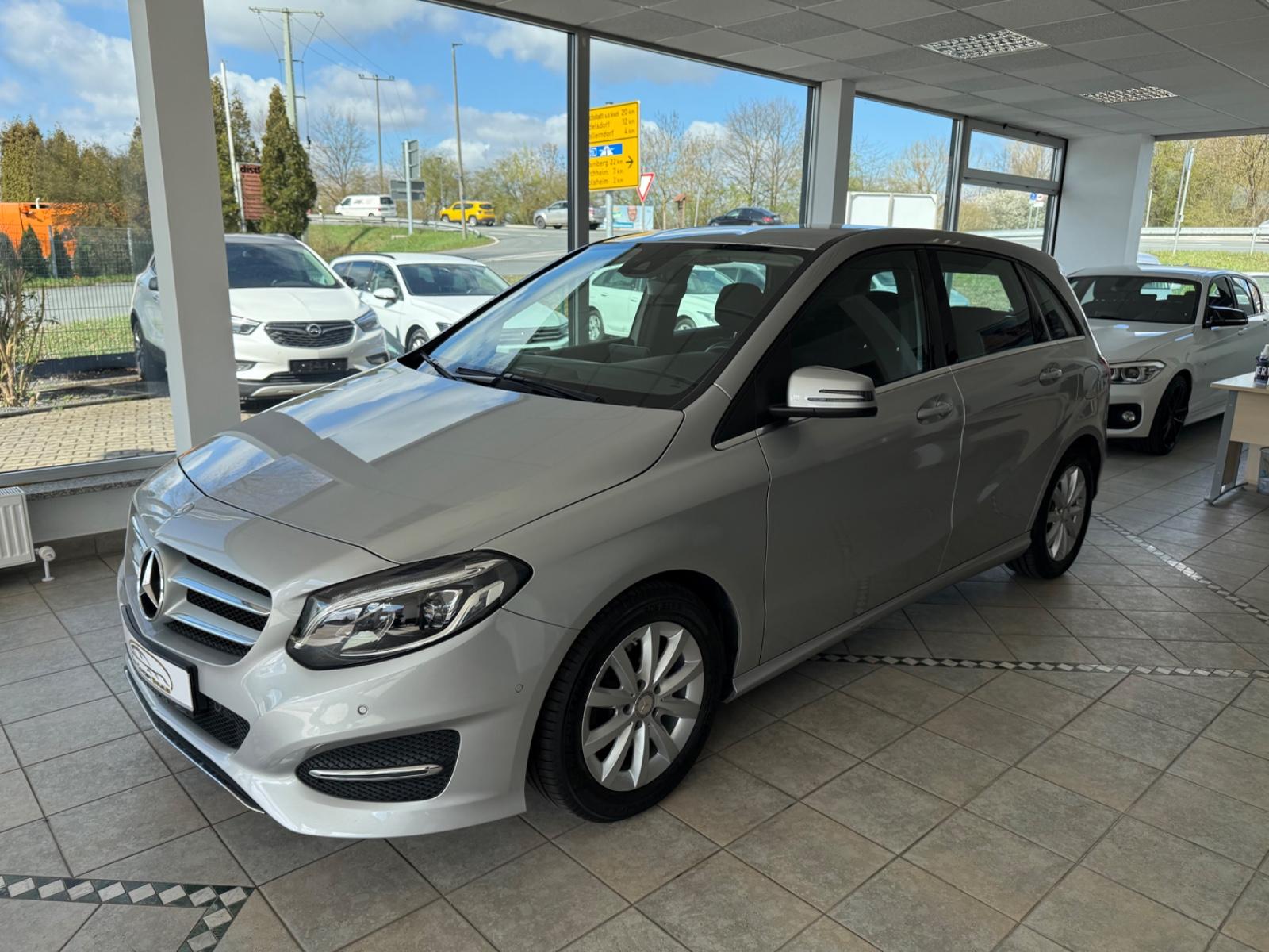 Mercedes-Benz B 180 Automatik 2.HAND AUTOMATIK NAVI SHZ LED