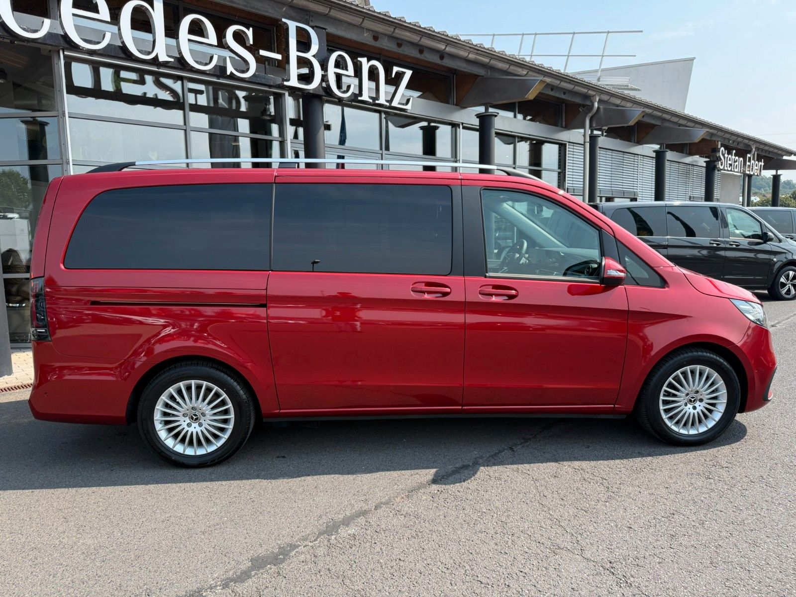 Fahrzeugabbildung Mercedes-Benz V 220 d STYLE AHK2,5to DISTRONIC LED elekt Türen
