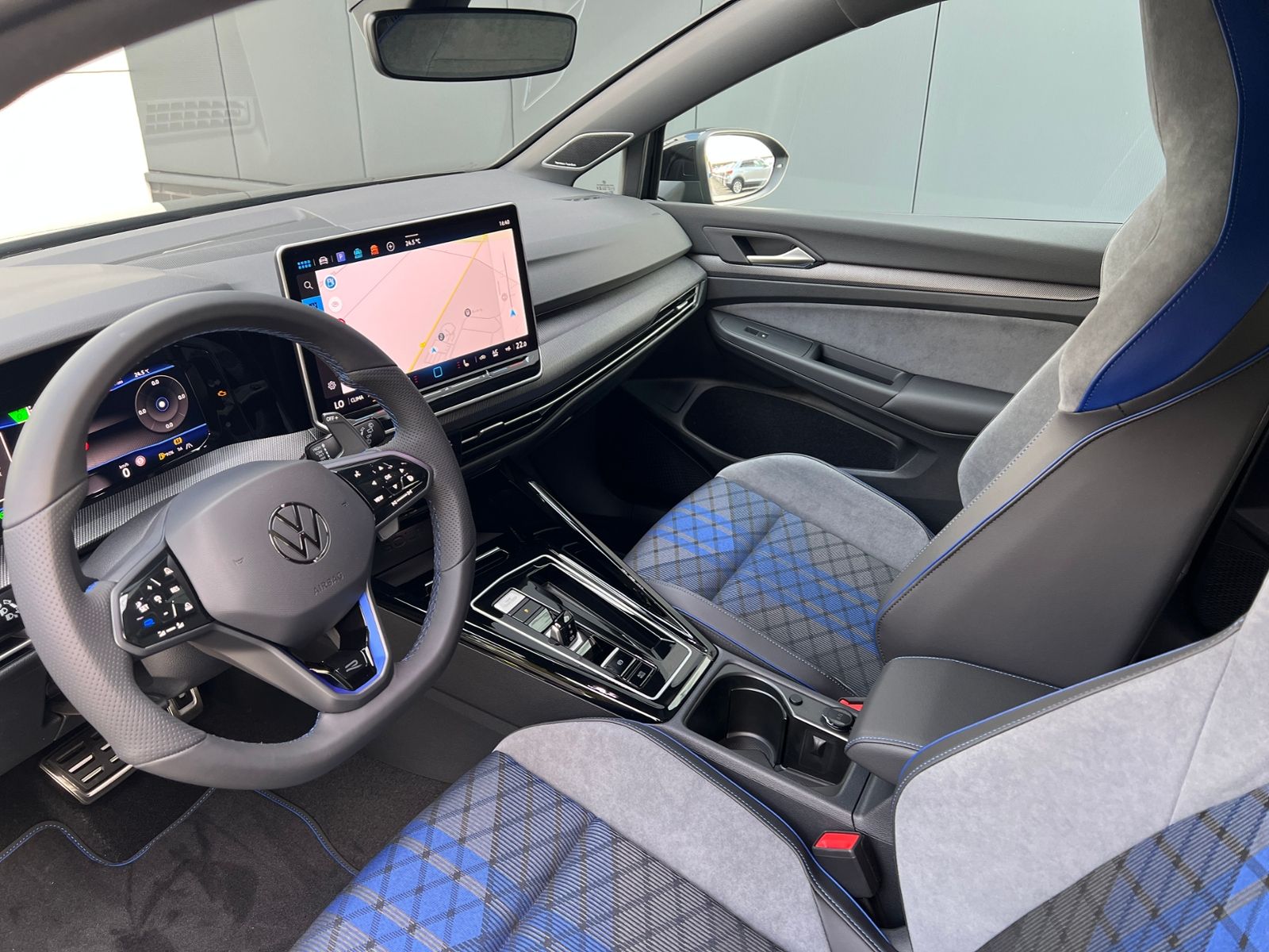 Fahrzeugabbildung Volkswagen Golf R 2.0 TSI DSG 4MOTION *Black-Style, Harman*