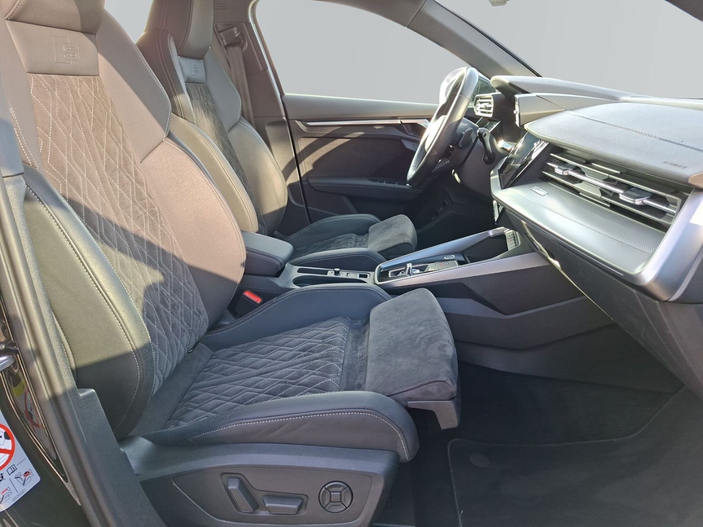 A3 Sportback 40 TFSI e S line *Navi*Kamera*