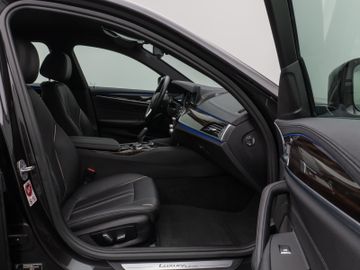 Fahrzeugabbildung BMW 540i Luxury Line HUD ACC LED Kamera 360°