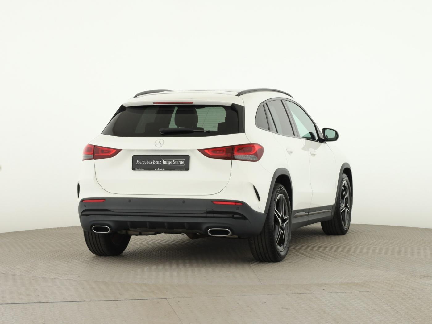 Mercedes-Benz GLA 200 *AMG*LED*PDC*Kam*Panorama*Night*Keyless*