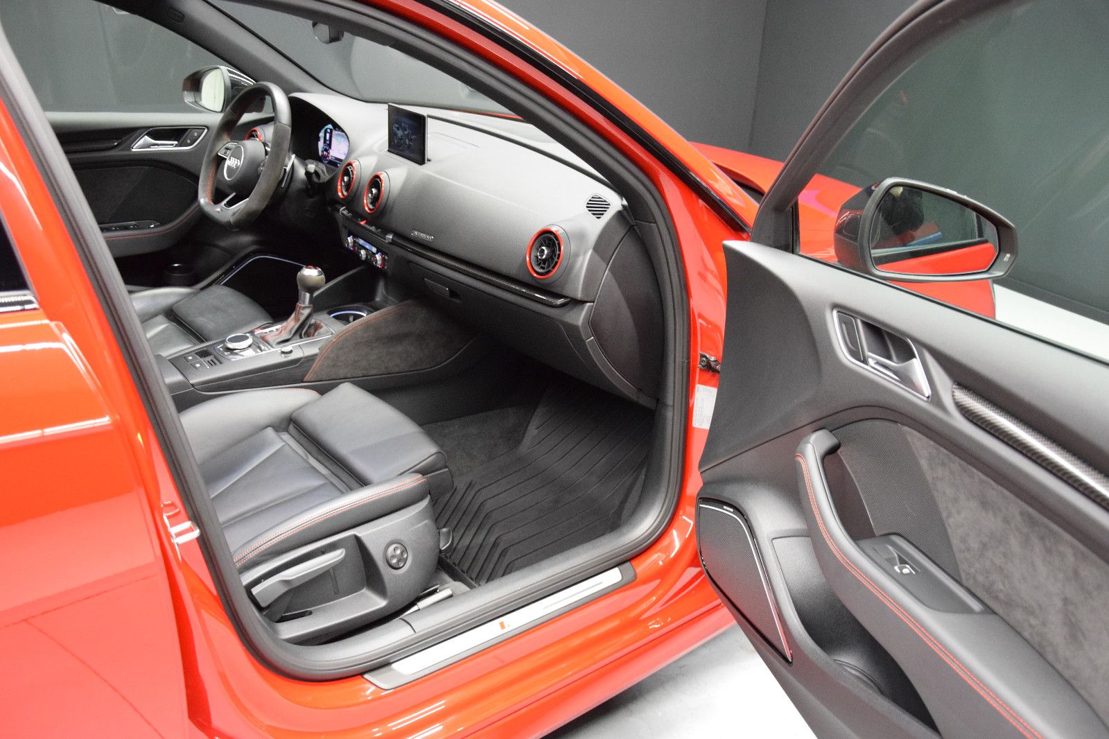 Fahrzeugabbildung Audi RS3 Sportback 2.5 TFSI quattro Pano Schale B&O