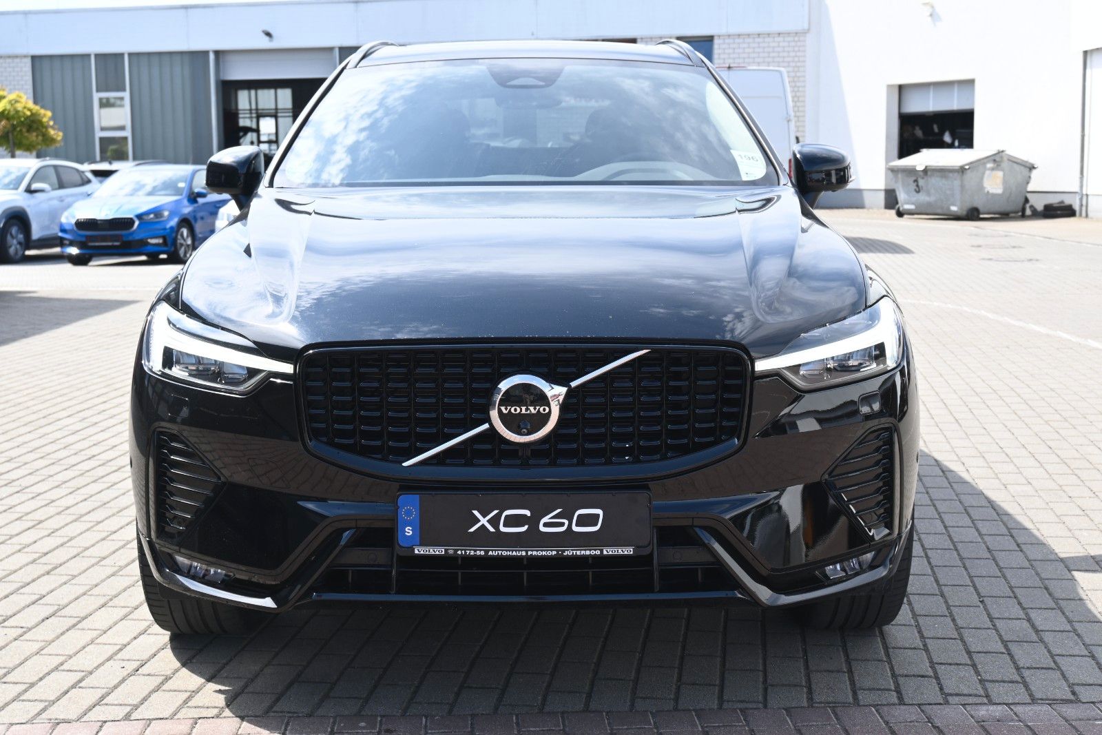 Fahrzeugabbildung Volvo XC60 B4 D Plus Dark*FSHZG*PANO*360°*ACC
