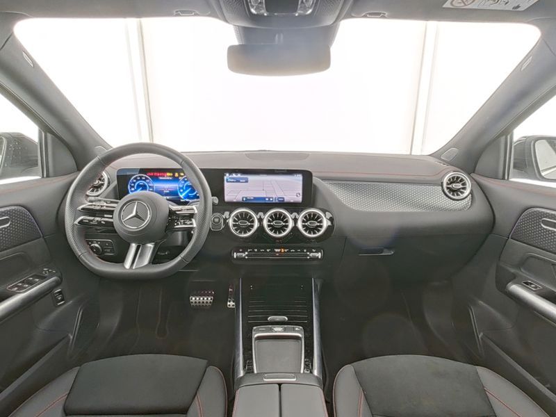 Fahrzeugabbildung Mercedes-Benz EQA 300 4M BONUS+AMG+AHK+360°+DISTRO+LHZG+CARPL+