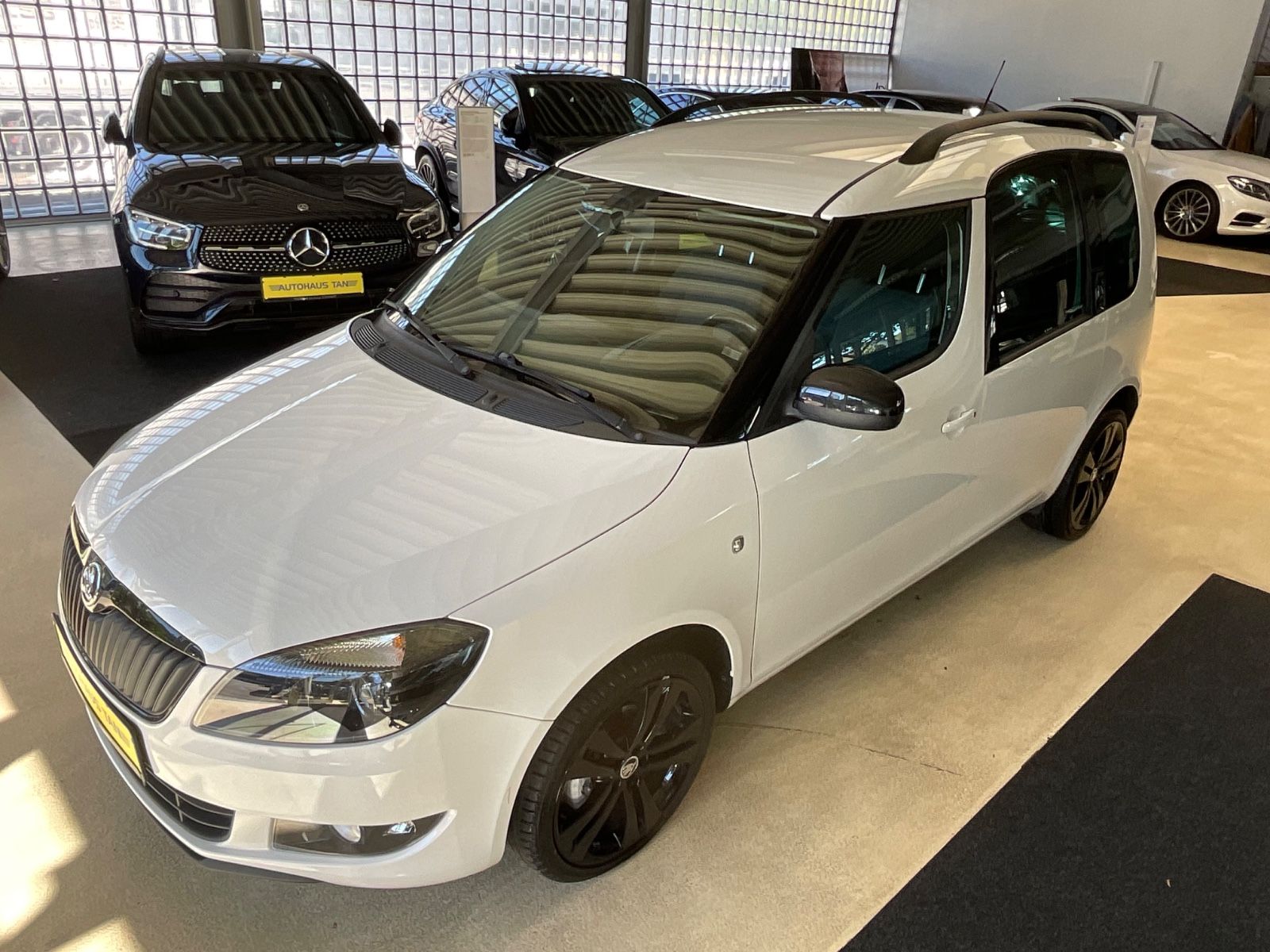 Fahrzeugabbildung SKODA Roomster Noire