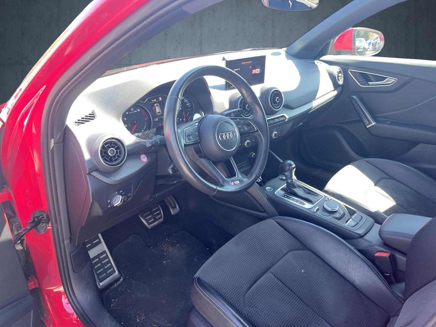 Audi Q2 sport 1.4 TFSI S tronic S line Ext. NAVI LED